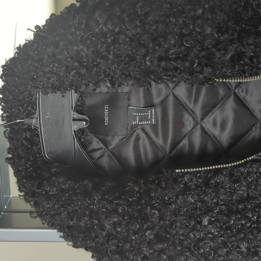 Faux fur jacket - Picture 2 of 3